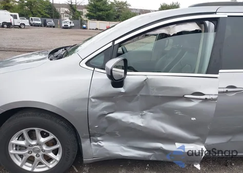 2020 Chrysler Voyager Lxi z USA, uszkodzony, nr VIN 2C4RC1DG2LR265010